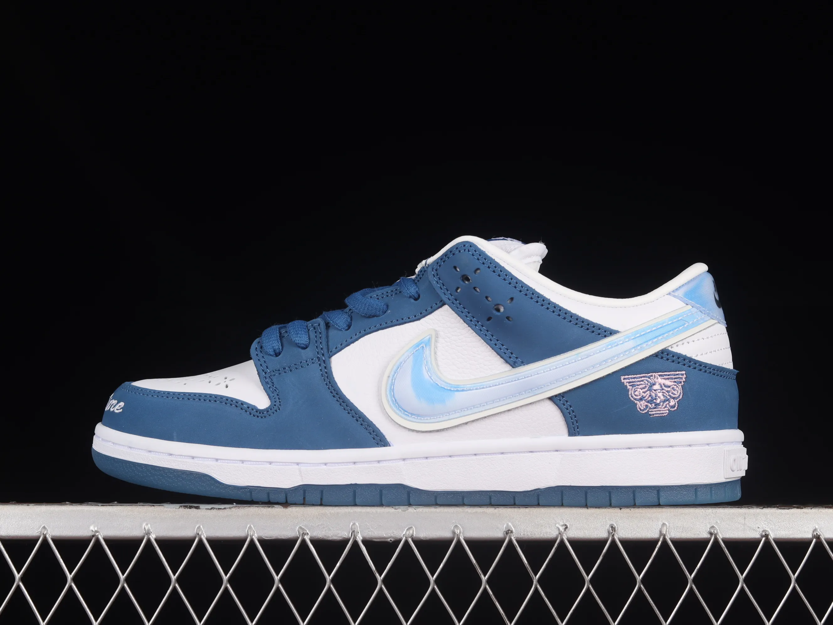 All Categories Nk SB Dunk Series Nk SB Dunk Low Low-top sneakers Pure original version Born x Raised x Nk SB Dunk American street style Joint model SB low-top sports and leisure sneakers FN7819-400